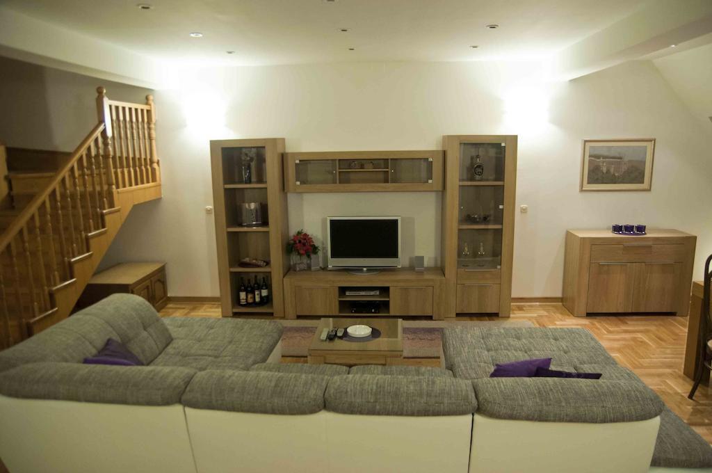 Apartment Dakovo Bilik gambar