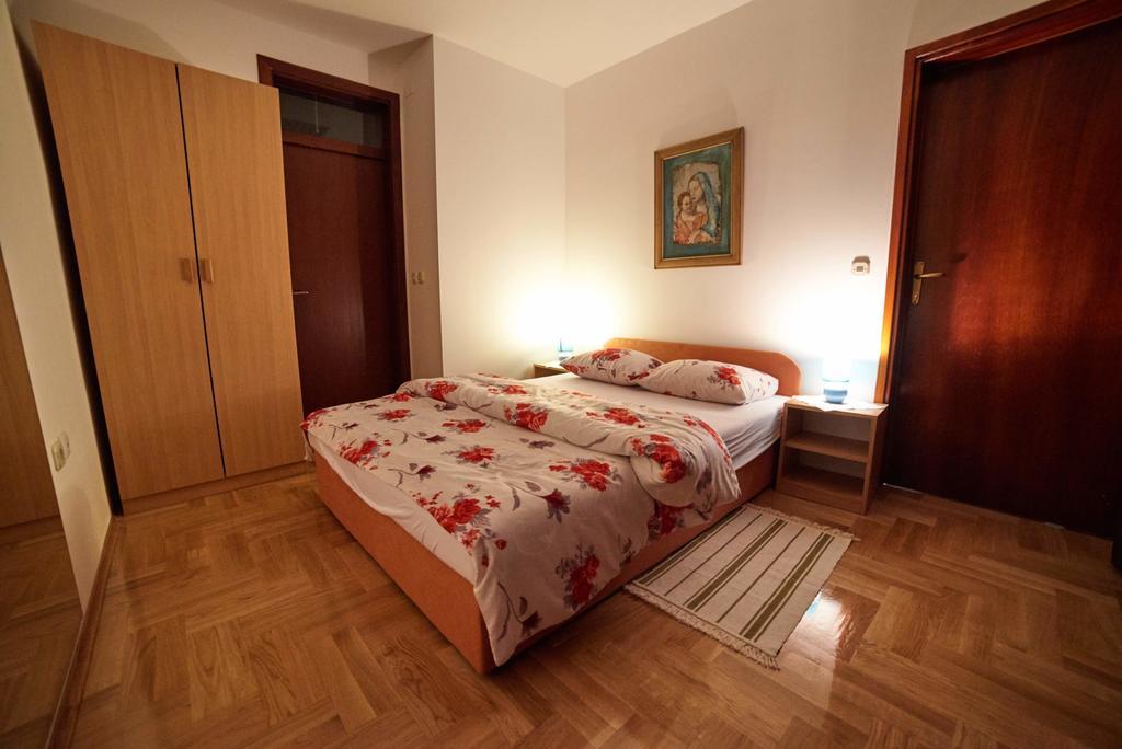 Apartment Dakovo Luaran gambar