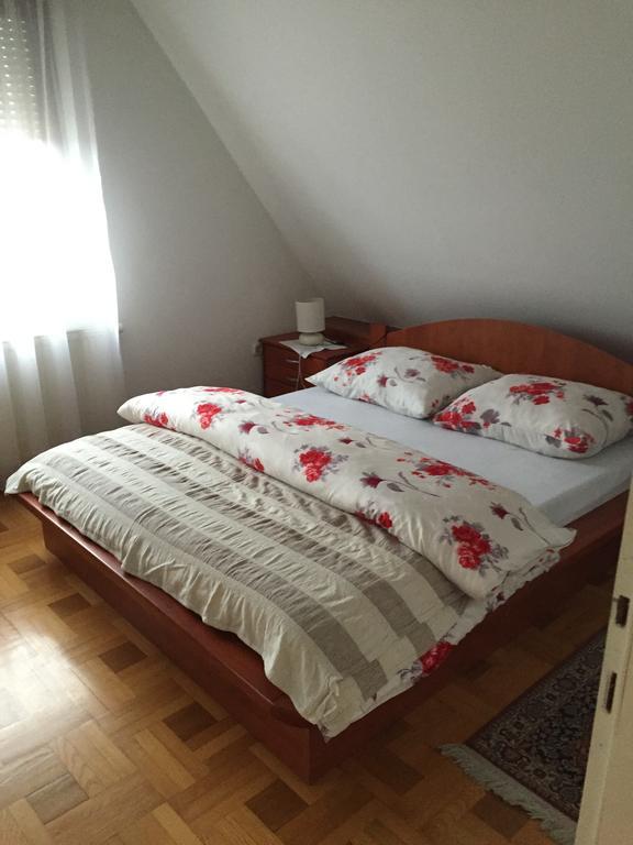 Apartment Dakovo Luaran gambar