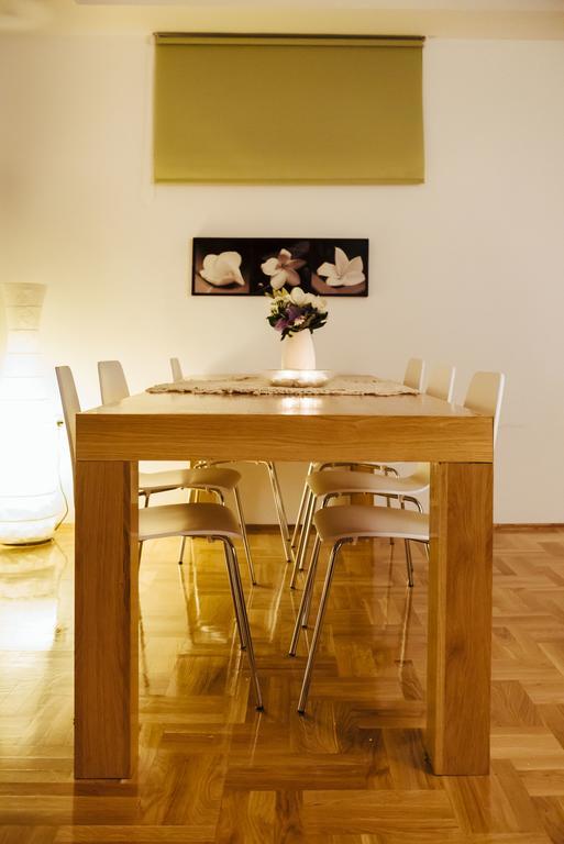 Apartment Dakovo Luaran gambar